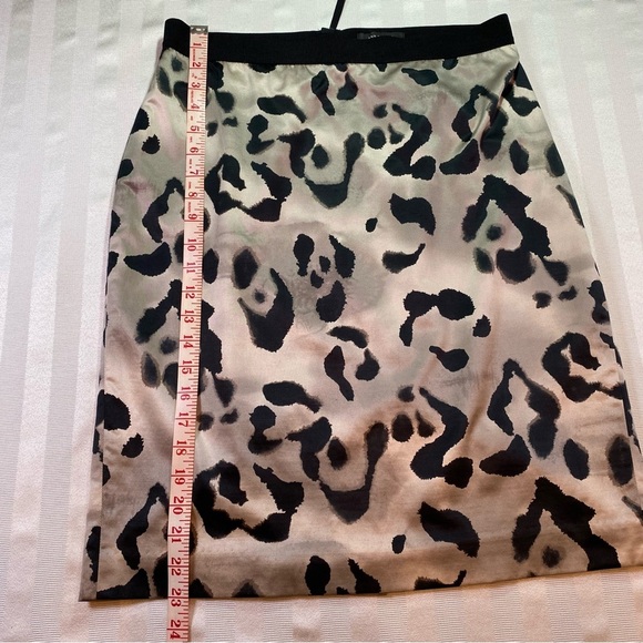 Ann Taylor Silk Blend Animal Print Pencil Skirt Sz 8 Fully Lined Zip Back - Picture 8 of 11